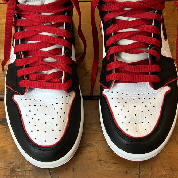 Nike Air Jordan Retro Hi 1 OF GS Black/Gym Red/White - Size 9. Worn only once! - Picture 4 of 10